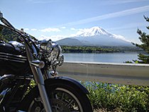 富士山とともに