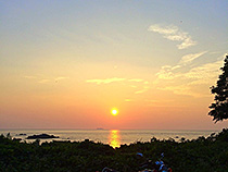 日本海に沈む夕日