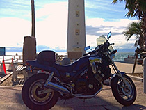 灯台とFZX750