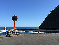 ヤマハと海は青かった。