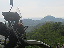 山から見下ろす海