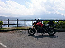山中湖畔で