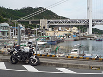 下津井港と瀬戸大橋