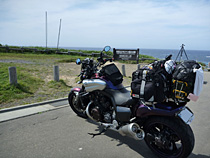 何もバイクで！
